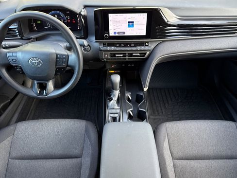 Used 2025 Toyota Camry LE image 16