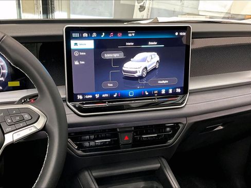 New 2026 Volkswagen Tiguan SE image 9