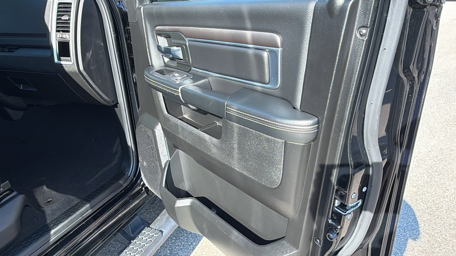 Used 2024 RAM 1500 Warlock w/ Electronics Group AWD/4WD image 18