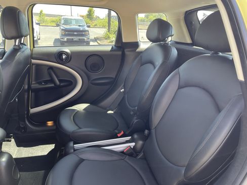 Used 2012 MINI Cooper Countryman FWD image 12