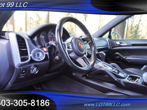 Used 2017 Porsche Cayenne Platinum Edition image 12