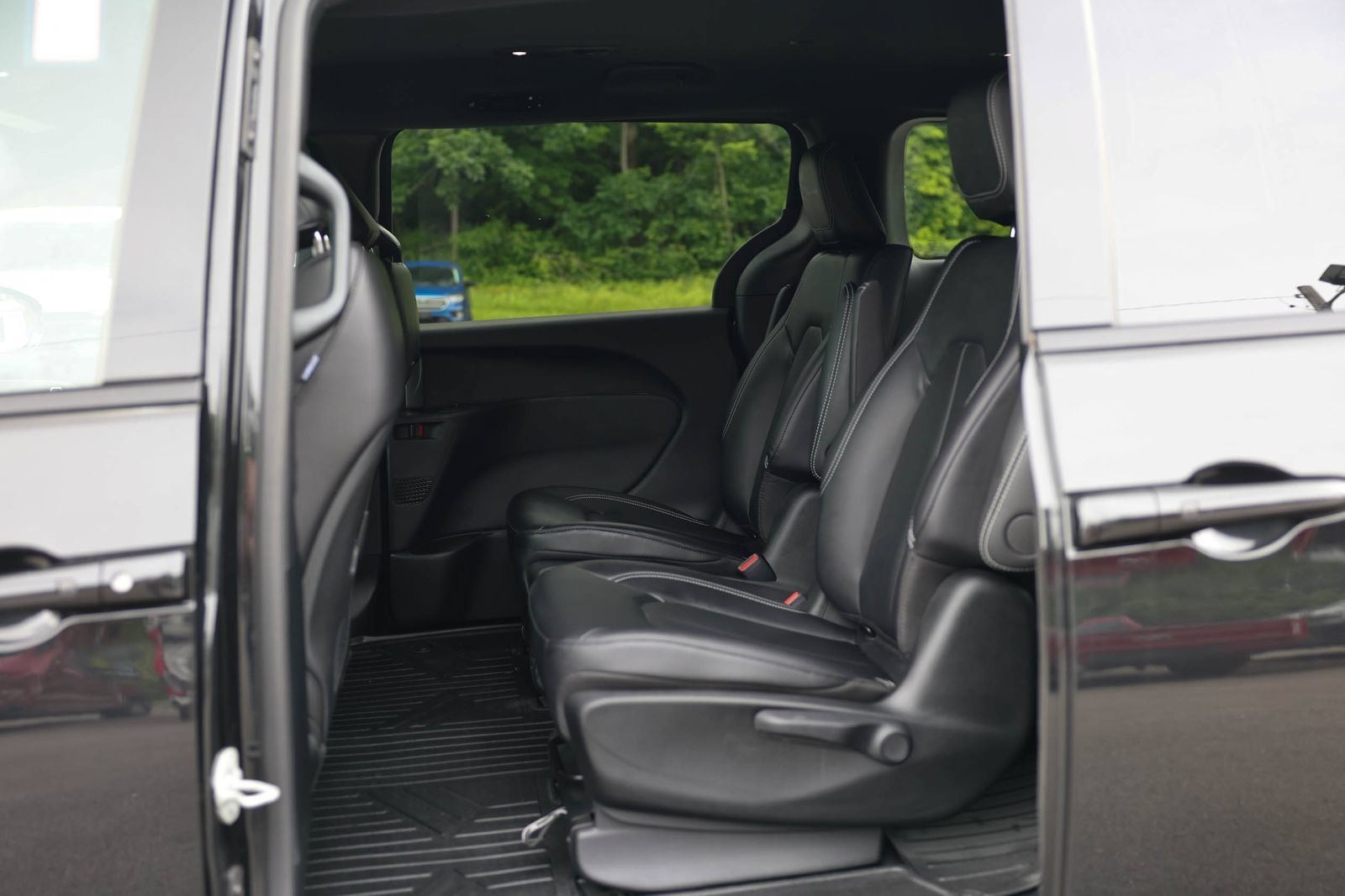 Used 2024 Chrysler Pacifica Limited FWD image 18