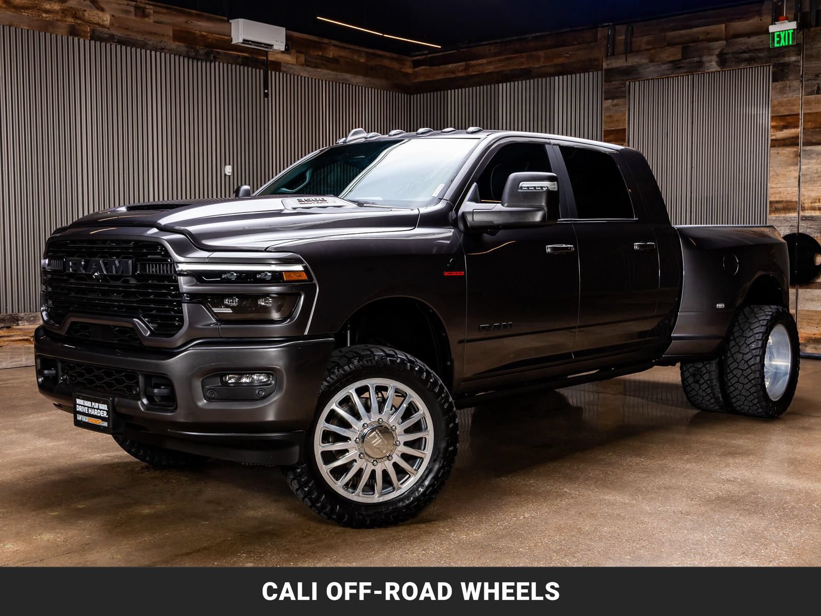 Used 2025 RAM 3500 Laramie AWD/4WD image 4