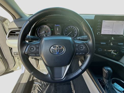 Used 2022 Toyota Camry SE w/ Convenience Package image 10