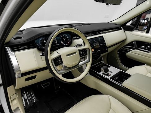 Used 2024 Land Rover Range Rover SE AWD/4WD image 7