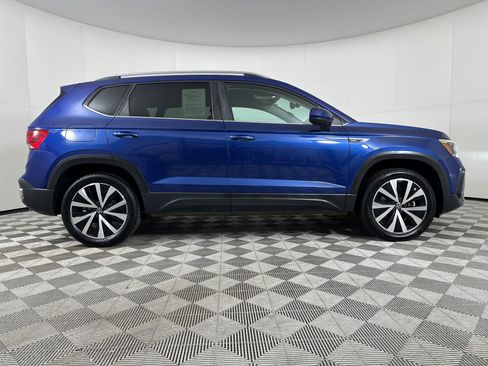 Used 2022 Volkswagen Taos SE image 7