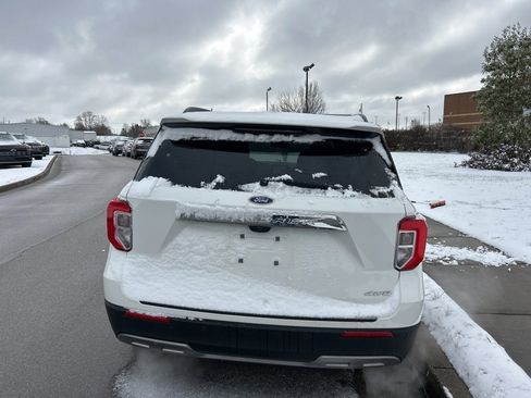 Used 2022 Ford Explorer XLT w/ Equipment Group 202A image 6