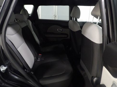 Used 2018 Kia Soul FWD image 8