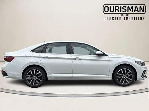 New 2026 Volkswagen Jetta SE FWD image 2