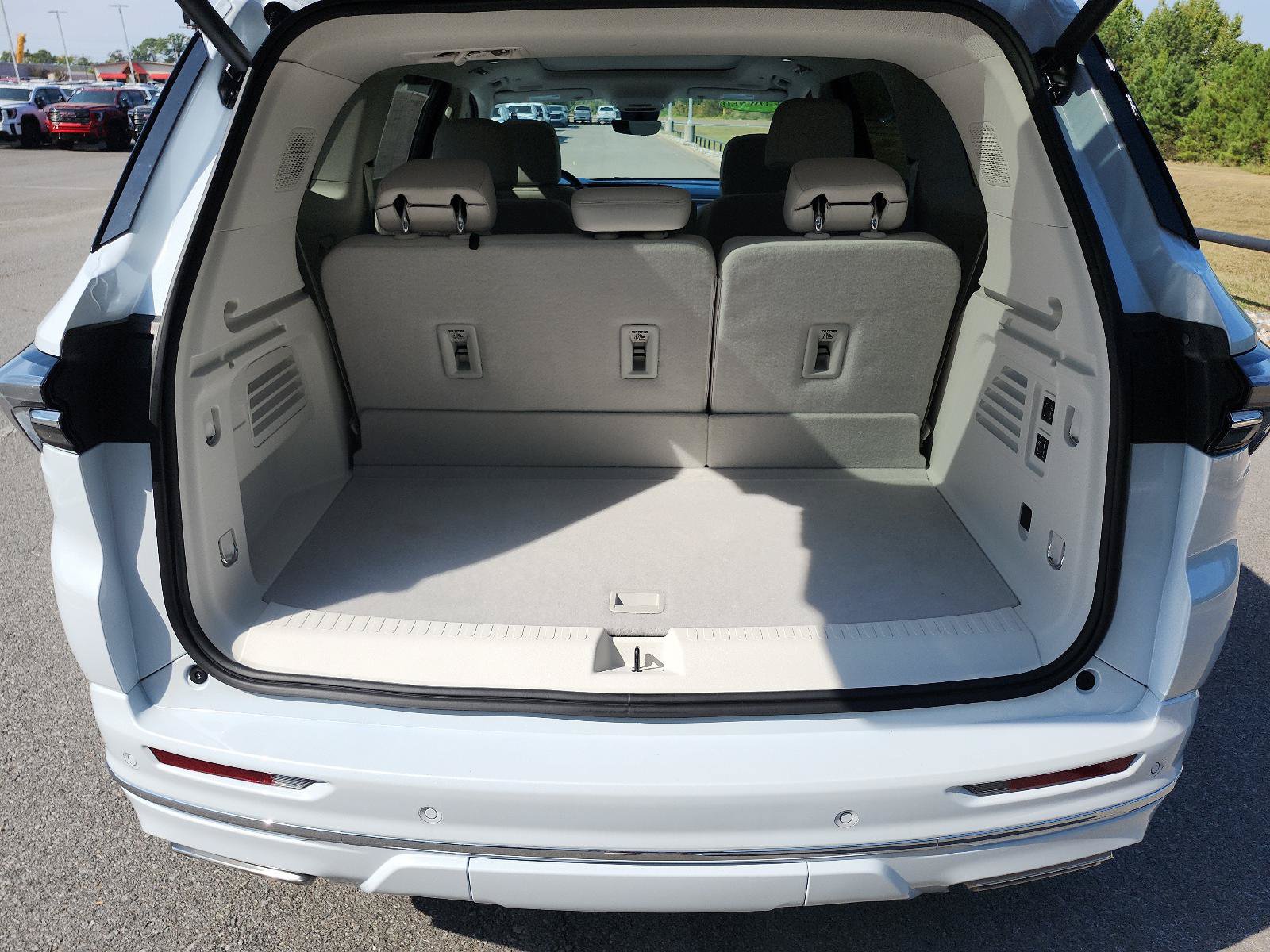 Used 2026 Buick Enclave Avenir w/ Super Cruise Package FWD image 10