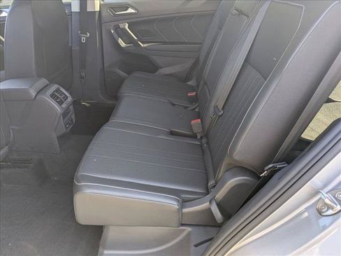 Used 2023 Volkswagen Tiguan SE FWD image 17
