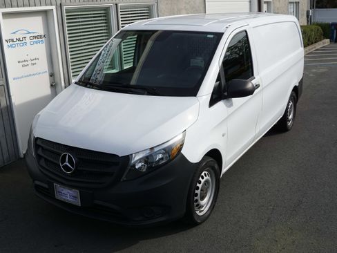 Used 2020 Mercedes-Benz Metris image 3