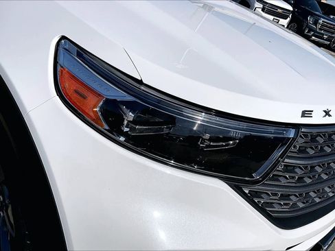 Used 2023 Ford Explorer XLT w/ Equipment Group 202A image 28