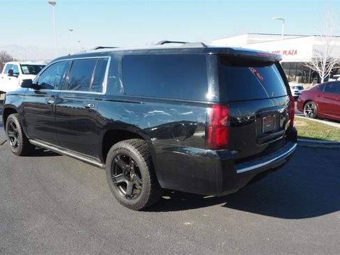 Used 2017 Chevrolet Suburban Premier image 4