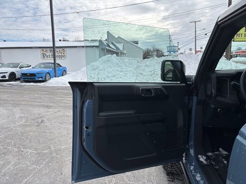 New 2025 Ford Bronco Badlands image 9