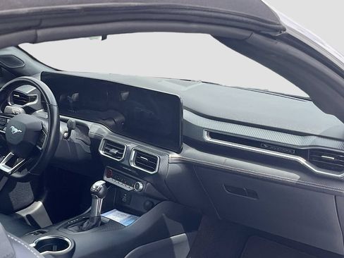 Used 2025 Ford Mustang Premium RWD image 27