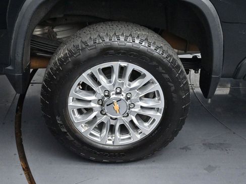 Used 2021 Chevrolet Silverado 2500 High Country w/ Z71 Off-Road Package AWD/4WD image 38