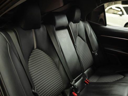 Used 2020 Toyota Camry SE w/ Carpet Mat Package FWD image 16