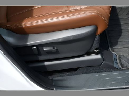 Used 2019 Subaru Ascent Touring w/ Popular Package #3 AWD/4WD image 32