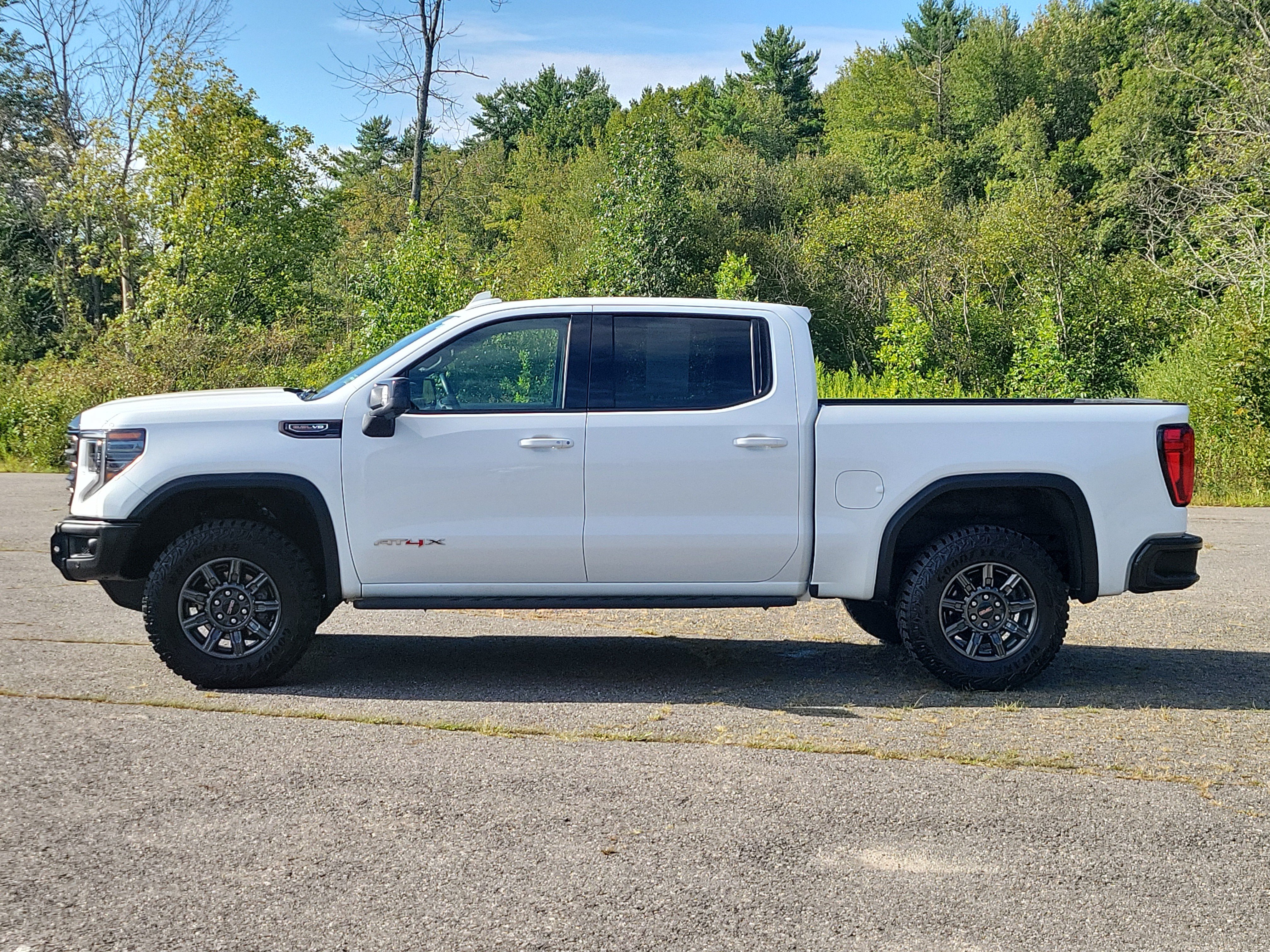 Used 2024 GMC Sierra 1500 AT4X AWD/4WD image 8