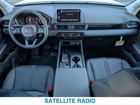 New 2025 Honda Pilot Touring image 21