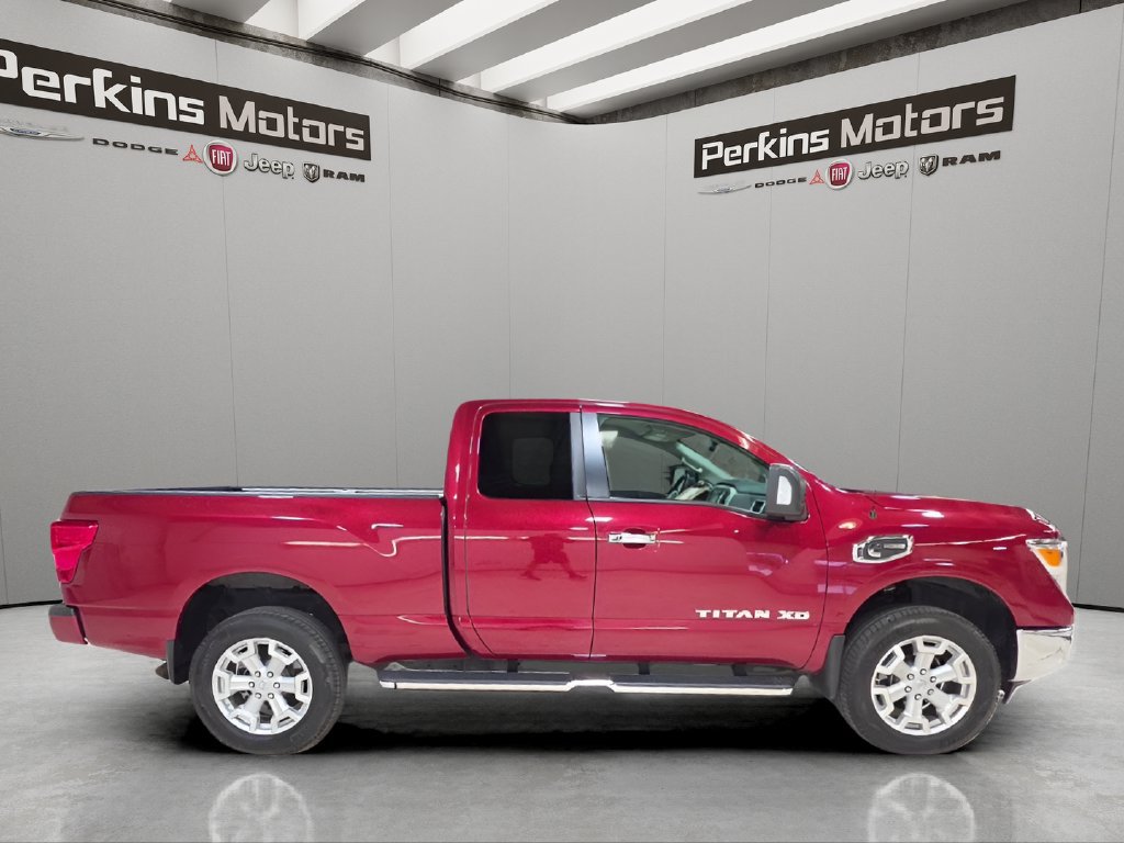 Used 2017 Nissan Titan SV AWD/4WD image 5