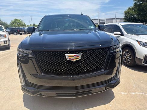 Used 2022 Cadillac Escalade Sport w/ Touring Package AWD/4WD image 7