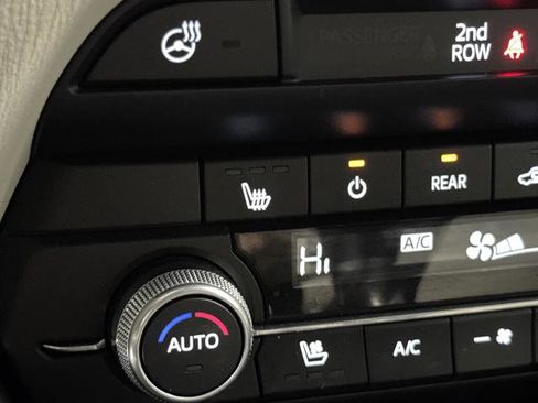 Used 2023 MAZDA CX-9 Signature image 8