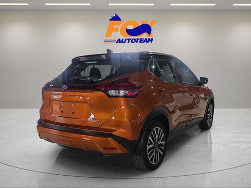 Used 2024 Nissan Kicks SV FWD image 4