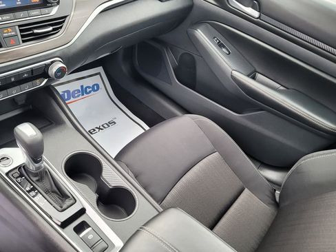 Used 2025 Nissan Altima 2.5 SV image 23