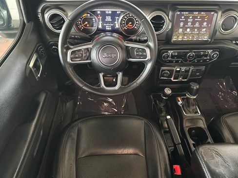 Used 2021 Jeep Wrangler Unlimited Sahara AWD/4WD image 16