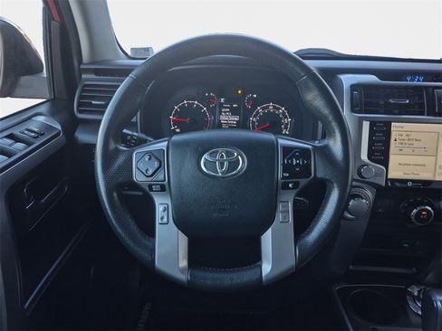 Used 2020 Toyota 4Runner SR5 Premium image 11