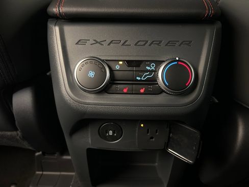 New 2026 Ford Explorer ST-Line w/ ST-Line Street Pack image 32