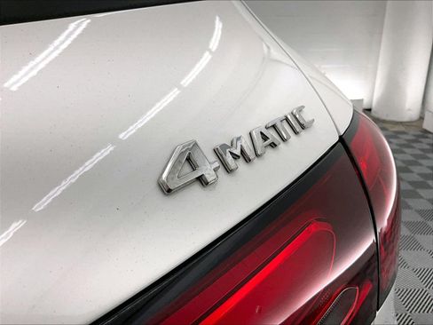 Used 2025 Mercedes-Benz GLC 350e 4MATIC image 7