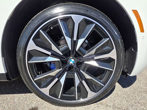 New 2026 BMW iX xDrive45 w/ M Sport Package image 32