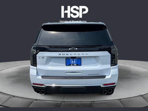 Used 2026 Chevrolet Suburban Premier AWD/4WD image 4