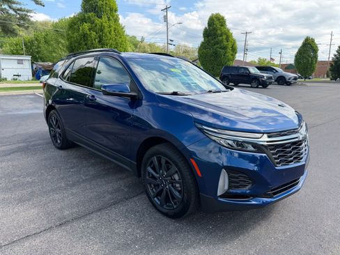 Used 2022 Chevrolet Equinox RS w/ RS Leather Package image 5