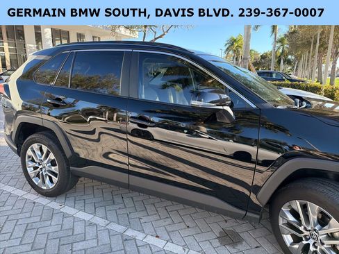 Used 2023 Toyota RAV4 XLE Premium image 6