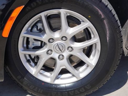 Used 2025 Chrysler Pacifica Select FWD image 11