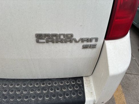 Used 2010 Dodge Grand Caravan SE image 8