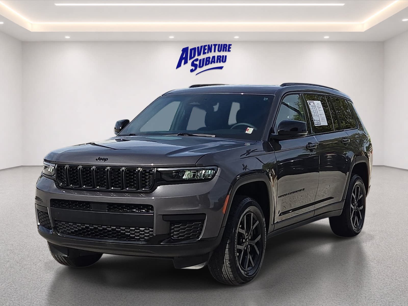 Used 2025 Jeep Grand Cherokee L Altitude AWD/4WD image 2