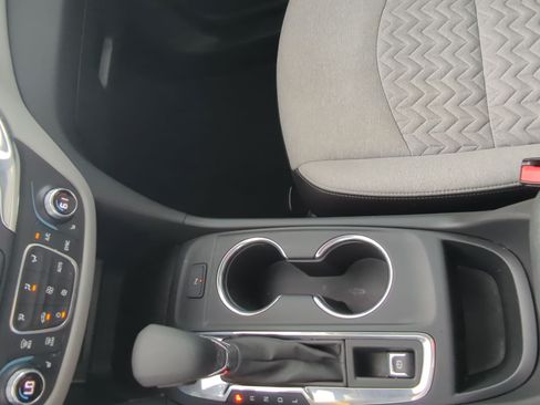 Used 2022 Chevrolet Equinox LT FWD image 18