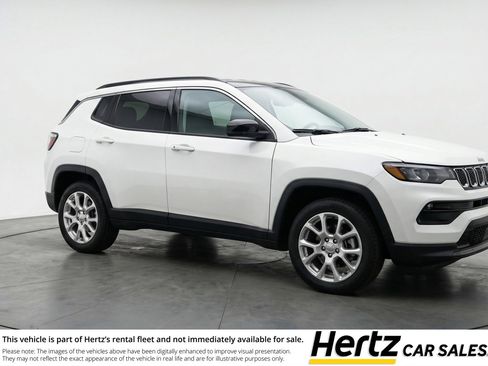 Used 2025 Jeep Compass Limited image 1