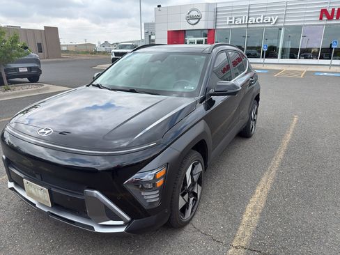 Used 2024 Hyundai Kona Limited AWD/4WD image 2