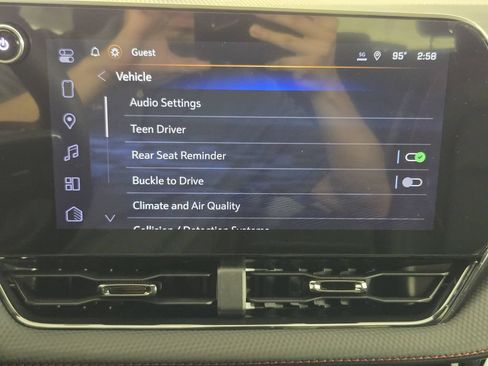 New 2026 Chevrolet Equinox RS w/ Convenience Package III FWD image 18