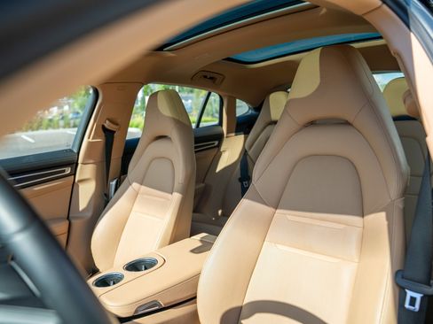 Certified 2023 Porsche Panamera 4 AWD/4WD image 10