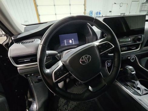 Used 2024 Toyota Grand Highlander XLE image 18