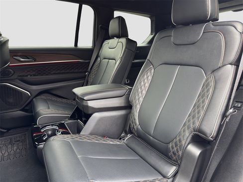 Used 2025 Jeep Grand Cherokee L Summit w/ Advanced Protech Group IV image 11