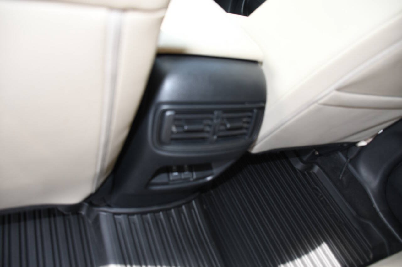 Used 2017 Honda CR-V EX-L image 18