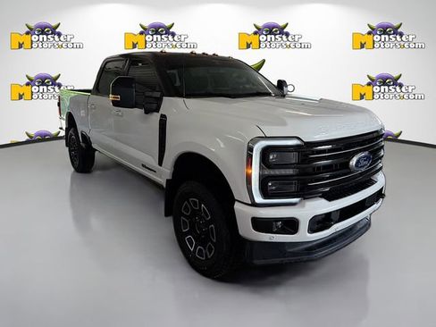 Used 2025 Ford F250 Platinum AWD/4WD image 3